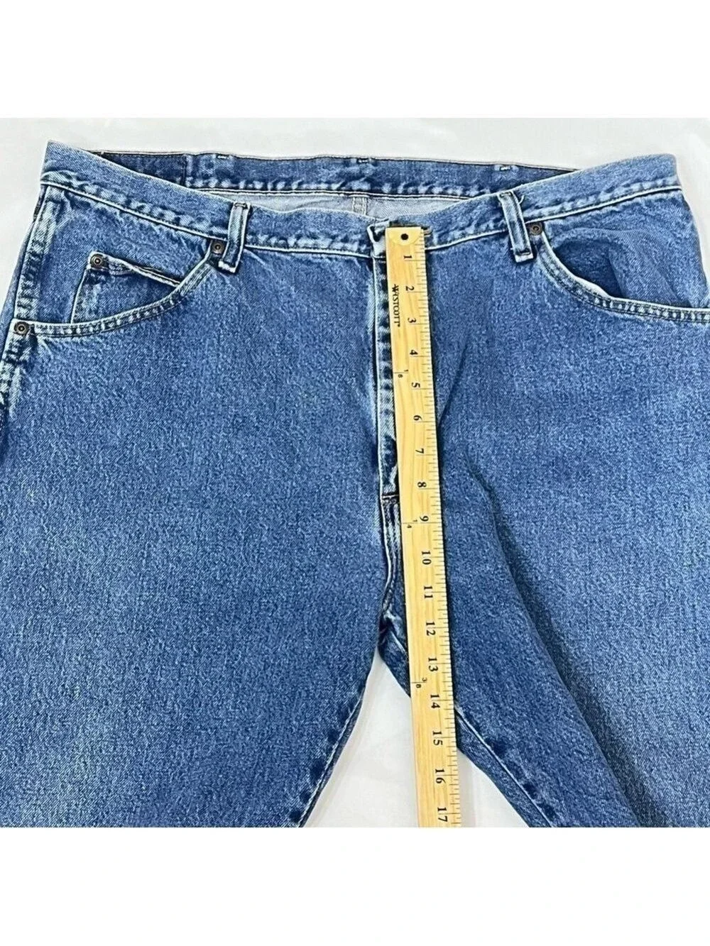 WRANGLER Men's Size 40x30 Regular Fit Straight Leg Denim Jeans